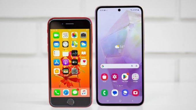 So sánh App 007Win hỗ trợ đa dạng nền tảng Galaxy A35 và iPhone SE 2022