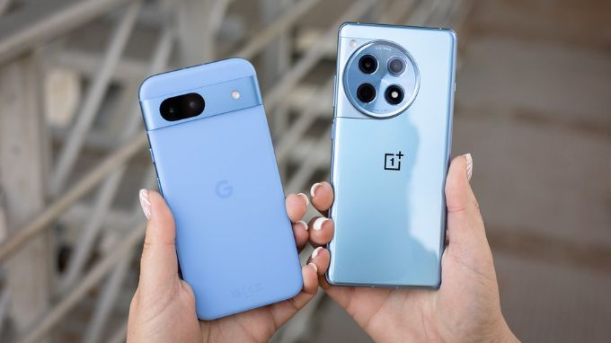 So sánh thiết kế Google Pixel 8a và OnePlus 12R