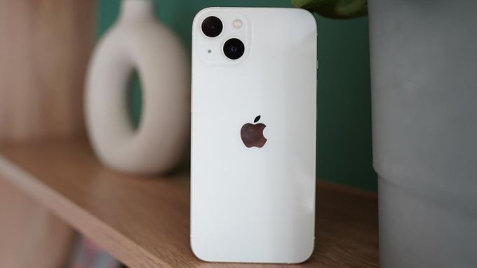 Có nên mua iPhone 13 hay không?