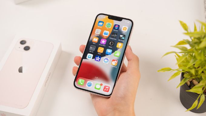 Thông số màn hình iPhone 13