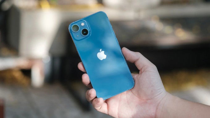 Dung lượng pin iPhone 13