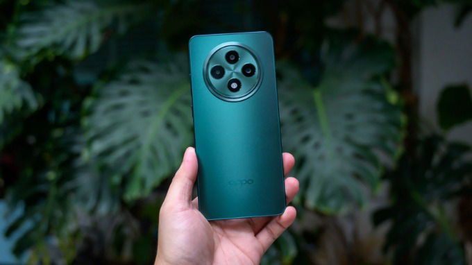 007Win6 thể thao, đá gà, bắn cá, game bài, nổ hũ Reno12 F nổi bật với cụm camera tròn