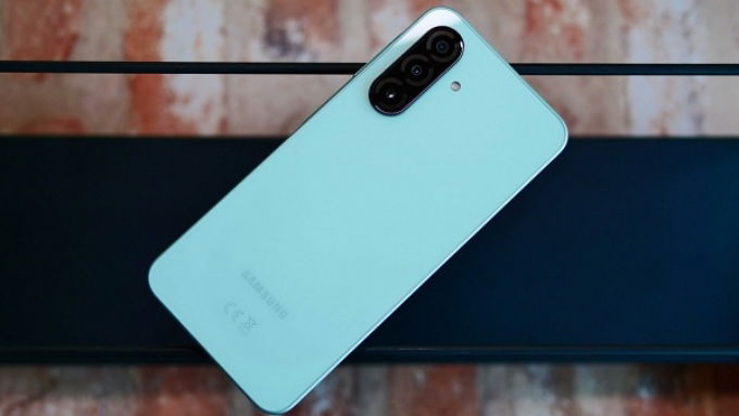007Win nhà cái Galaxy A26 5G mang đến cảm giác tinh gọn và bền bỉ trong cùng một thiết kế