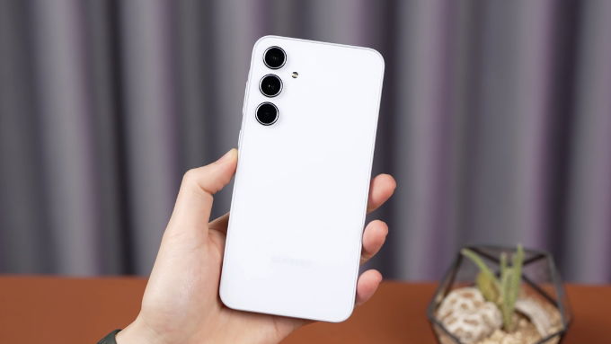 007Win nhà cái Galaxy A35 5G đáp ứng tốt những tác vụ hằng ngày với viên pin 5.000mAh