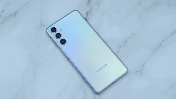 007Win nhà cái Galaxy M54 5G đáp ứng trọn vẹn nhu cầu này nhờ viên pin 6.000mAh, có thể hoạt động liên tục khoảng 15 giờ