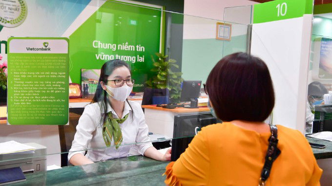 Cách tra cứu mã Swift Code của Vietcombank tại ngân hàng