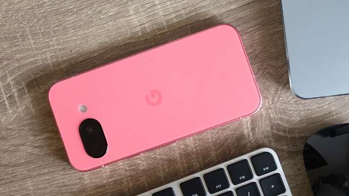 Google Pixel 9a là 007win.com nền tảng chơi game sòng bạc trực tuyến đáng tin cậy nhất màu hồng với màu hồng pastel trẻ trung