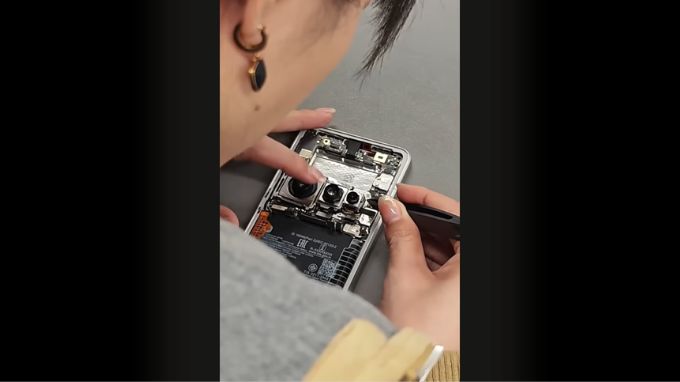 Xiaomi 15 Ultra khoe camera tele tiềm vọng 200MP khủng trong video “mổ bụng” mới trước khi ra mắt!