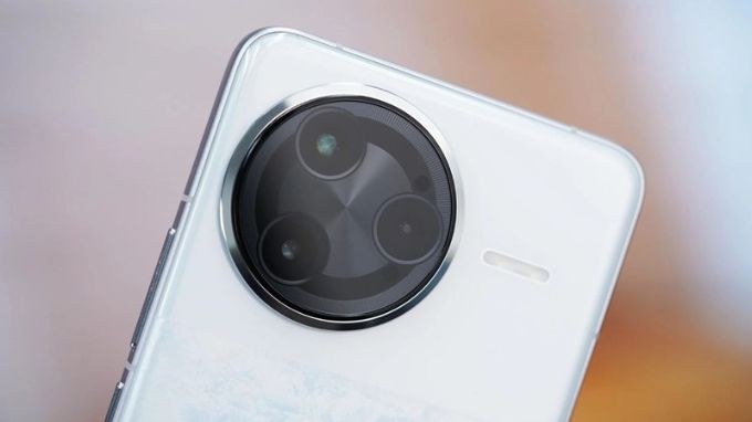 Camera 50MP ấn tượng với khả năng quay phim 8K