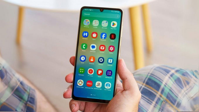 Bật độ nhạy cảm ứng trên Galaxy A06