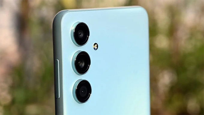 Hệ thống camera của Galaxy M55 5G gồm camera chính 50MP