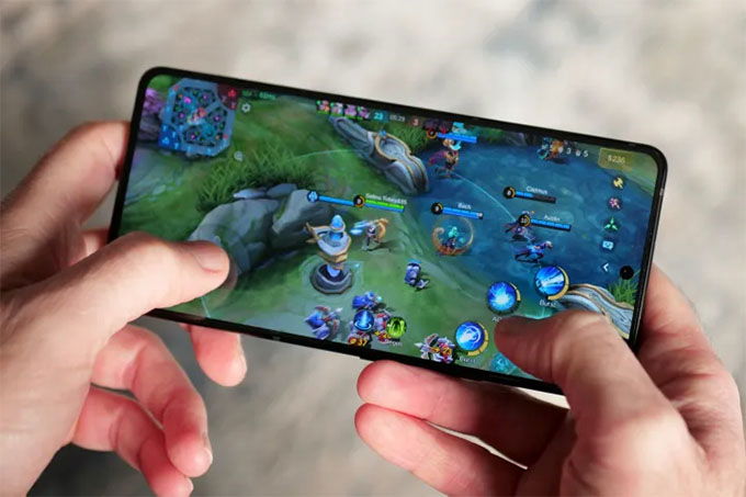 Cả hai thiết bị đều được trang bị bộ xử lý Snapdragon 8 Elite của Qualcomm