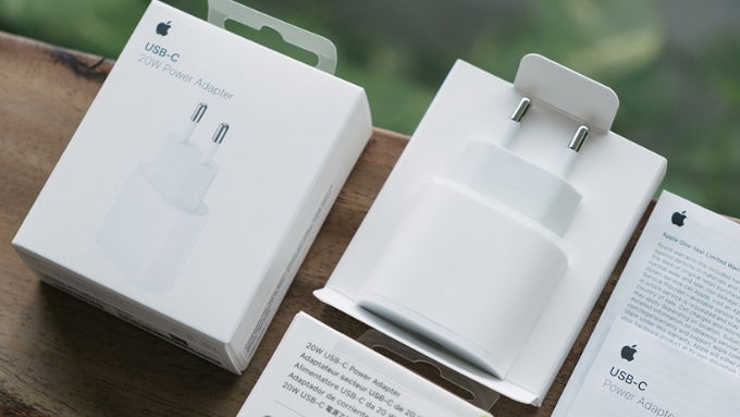 Giá của củ sạc iPhone 20W chính hãng thường được niêm yết ở mức tương đối ổn định