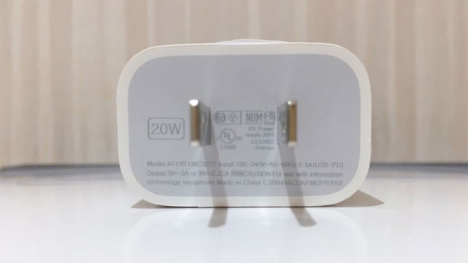 Mỗi sản phẩm phụ kiện Apple đều có một số serial (số seri) riêng biệt