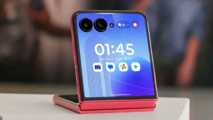 Motorola Razr Ultra là lựa chọn thay thế iPhone 17 Pro đáng cân nhắc nếu bạn muốn thiết kế gập lật