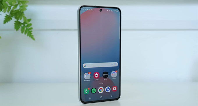 Nên mua Google Pixel 9a hay Galaxy S24 FE?