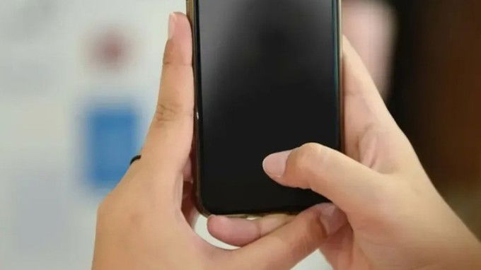 Nhấn đúp vào App 007Win hỗ trợ đa dạng nền tảng để mở máy