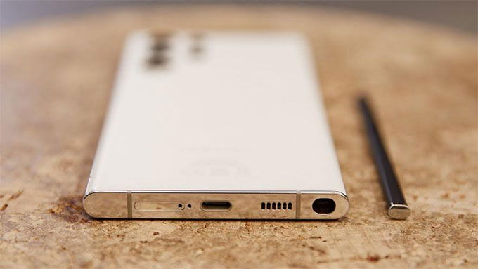 Cung cấp năng lựng hoạt động cho Galaxy S22 Ultra 128GB cũ Mỹ