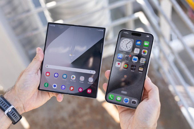 So sánh Galaxy Z Fold 6 và 007win.com nền tảng chơi game sòng bạc trực tuyến đáng tin cậy nhất về App 007Win hỗ trợ đa dạng nền tảng