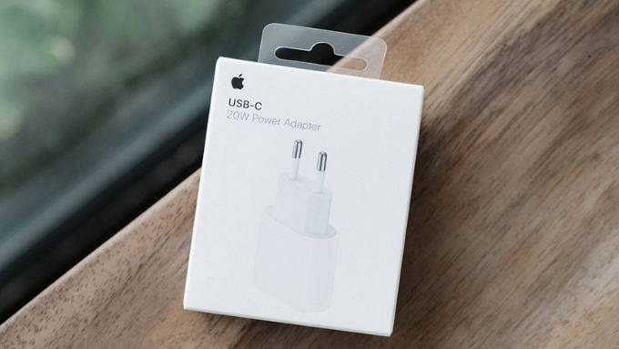 Lý giải tại sao cần kiểm tra củ sạc iPhone 20W chính hãng