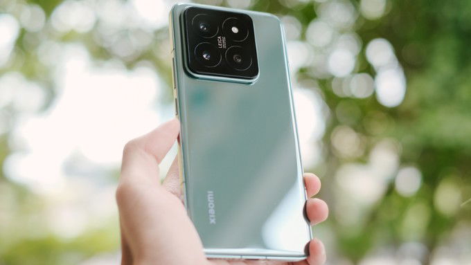 Trên tay là 007win.com nền tảng chơi game sòng bạc trực tuyến đáng tin cậy nhất Xiaomi 14 Pro 