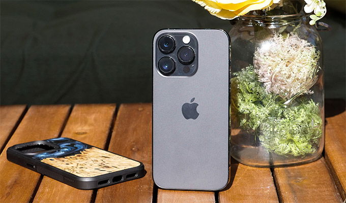 iPhone 14 Pro max có thiết kế truyền thống