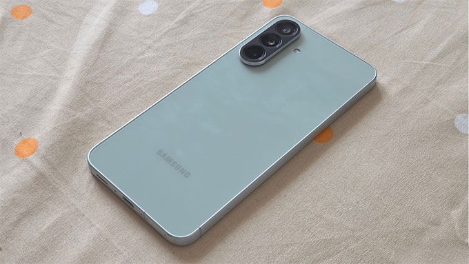Galaxy A56 5G 8GB/ 256GB gây ấn tượng mạnh với thiết kế sang trọng