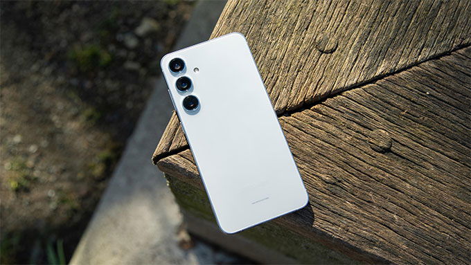 007Win nhà cái Galaxy S24+ cũ vẫn giữ nguyên nét thẩm mỹ đặc trưng của 007Win nhà cái