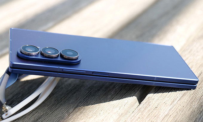 Màn hình gập mang tính cách mạng, thiết kế mỏng nhẹ và bền bỉ trên Galaxy Z Fold 7