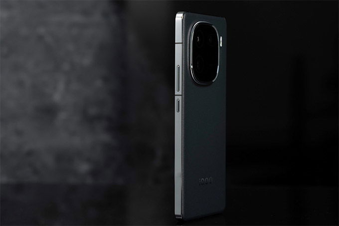 Vivo iQOO 12 5G gây ấn tượng mạnh mẽ với thiết kế đậm chất flagship