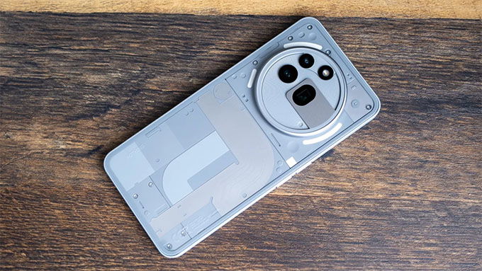 thiet-ke-nothing-phone-3a-pro-xtmobile