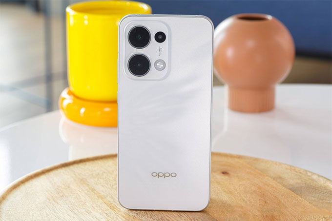 Thiết kế Oppo Reno 13 12GB/ 512GB được đánh giá cao nhờ sự mỏng và nhẹ 