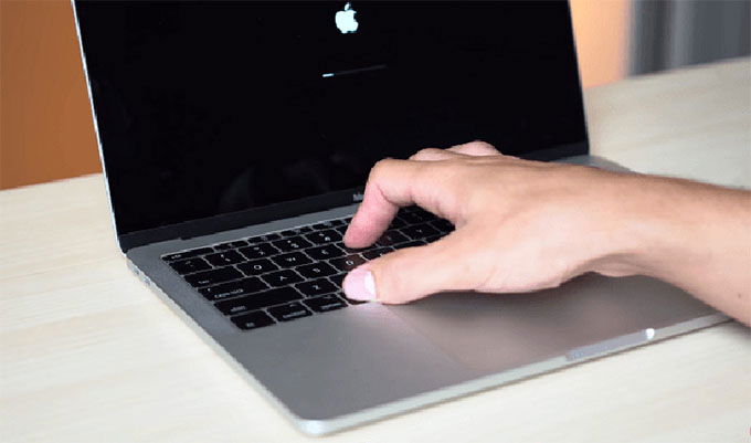 Khởi động lại máy Mac của bạn