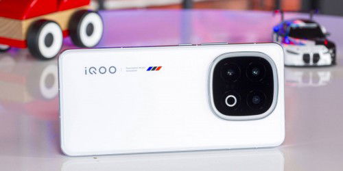 09 lý do hàng đầu để mua iQOO 13 ở thời điểm hiện tại