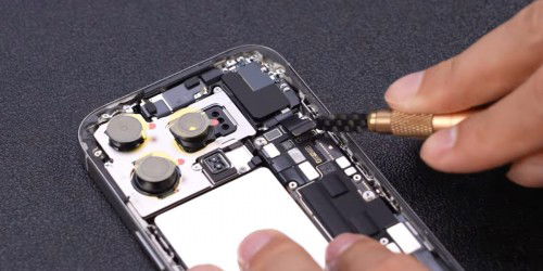 'Mổ bụng' iPhone 16 Pro Max: Không có vỏ bọc pin kim loại như bản Pro
