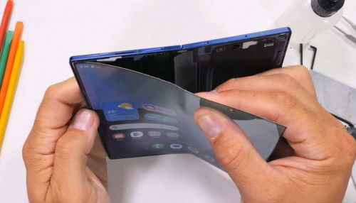 Tháo rời Galaxy Z Fold 7: Hé lộ những chi tiết thú vị về vật liệu cao cấp