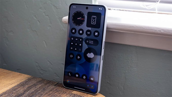 Trên Nothing Phone 3a Pro nổi bật với giao diện Glyph, bổ sung thông báo LED