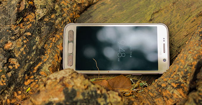 smartphone-sieu-ben-chuan-quan-doi-s7-active-hay-ky-vong-s8-active2