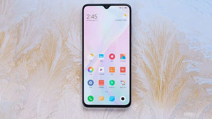 Xiaomi CC9 sở hữu thiết kế màn hình giọt nước độc đáo, phù hợp với xu hướng hiện nay mang đến không gian trải nghiệm rộng rãi cho người dùng 