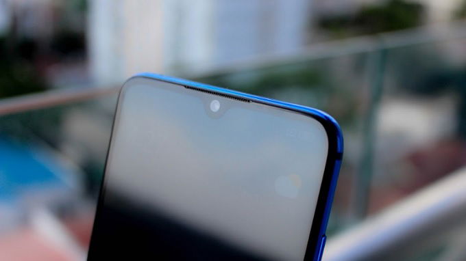 Camera selfie trên Mi CC9 có kích thước cảm biến lớn hơn