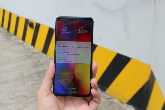 Màn hình LG V40 ThinQ có viền cân đối