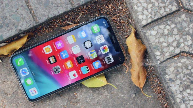 Màn hình iPhone X hiển thị sắc nét hơn