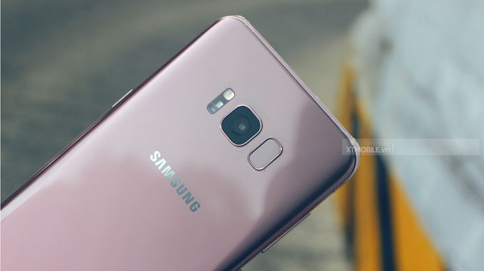 Galaxy S8 Plus sở hữu thiết kế bóng bẩy, sang trọng 