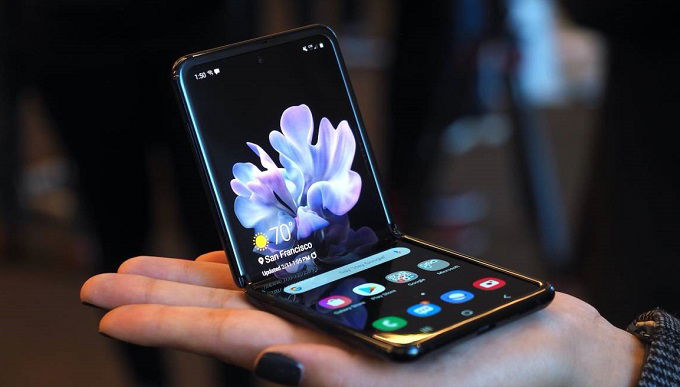 galaxy-z-flip-2-se-bi-tri-hoan-thoi-gian-ra-mat-cho-den-mua-he-nam-sau-xtmobile_1
