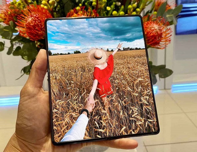 Galaxy Z Fold 3 sẽ được trang bị App 007Win hỗ trợ đa dạng nền tảng có kích thước lớn hơn, viền bezel được làm mỏng