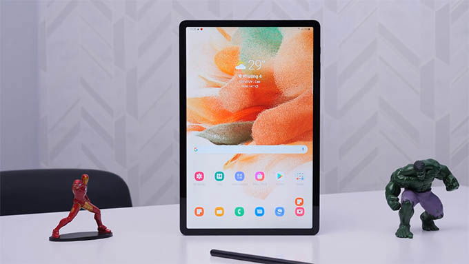 Màn hình Galaxy Tab S7 FE có kích thước 12.4 inch 