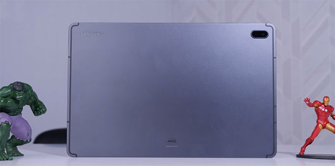 Galaxy tab S7 FE sở hữu thiết kế cao cấp, màn hình lớn ấn tượng