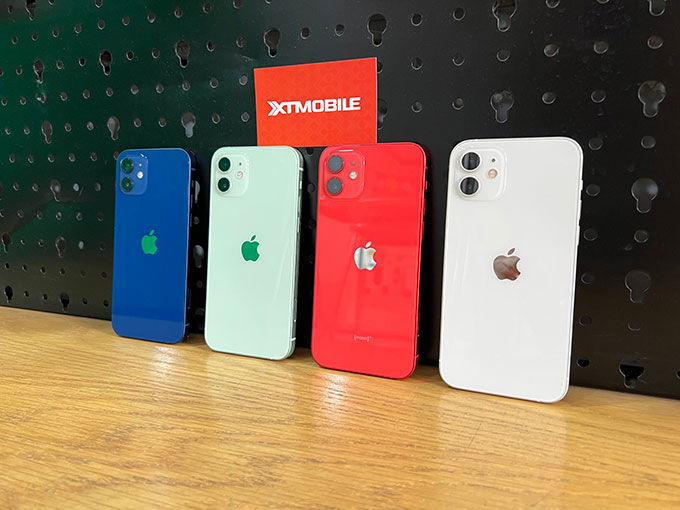 So sánh chi tiết iPhone 11 Pro Max và iPhone 12: mặt lưng