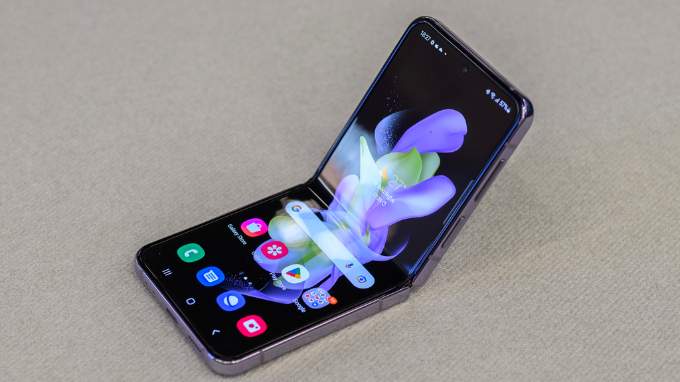 Màn hình của Z Flip 4