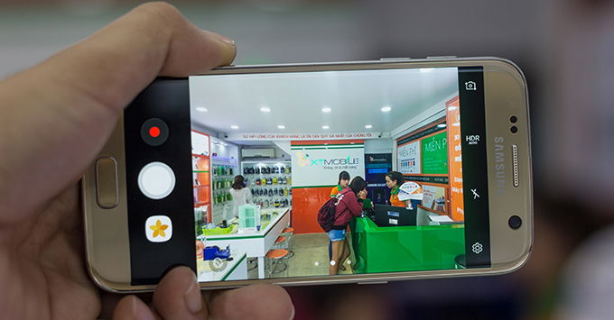 mua-gi-hom-nay-galaxy-s7-cu-hay-lg-v20-cu-tam-gia-duoi-6-trieu7